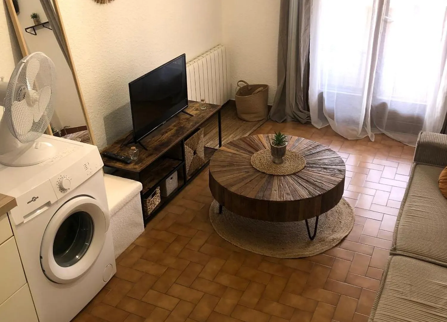 Studio Bandolais Paisible Et Proche Des Plages France